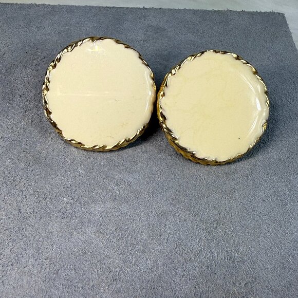 Vintage Cream Enamel Gold Tone Round Pierced Earrings 1" - Picture 2 of 5